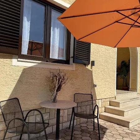Studio Josipa Apartment *