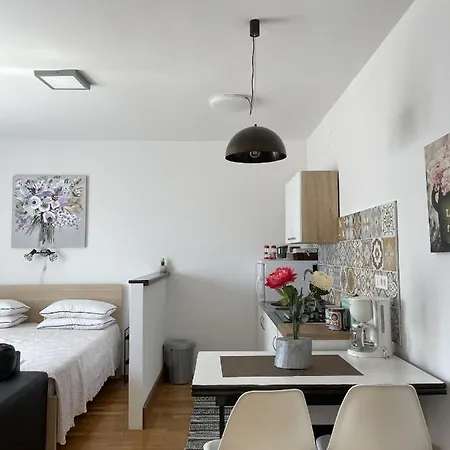 Studio Josipa Apartment
